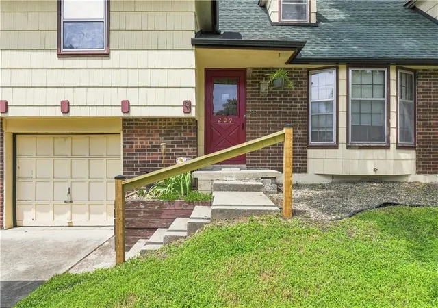 Photo 3 of Sale Pending at 209 Sw Victor Dr, Blue Springs, MO 64014 | MLS# 2635214 | Listing updated on 2026-08-25
