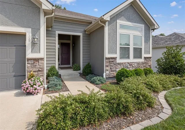 Photo 4 of Single family home for sale at 408 Lee Dr, Kearney, MO 64060 | MLS# 2635229 | Listing updated on 2026-09-03