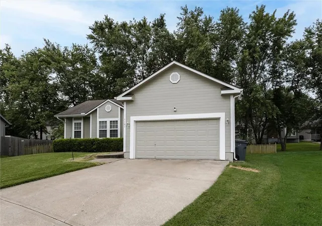 24th image of 1121 E Frontier Dr, Olathe, KS 66062 | MLS# 2635236