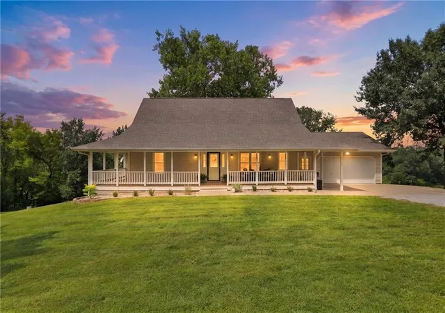 1st image of 7196 Se Snow Dr, Holt, MO 64048 | MLS# 2635238