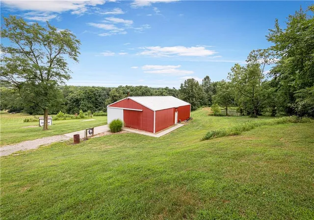 4th image of 7196 Se Snow Dr, Holt, MO 64048 | MLS# 2635238