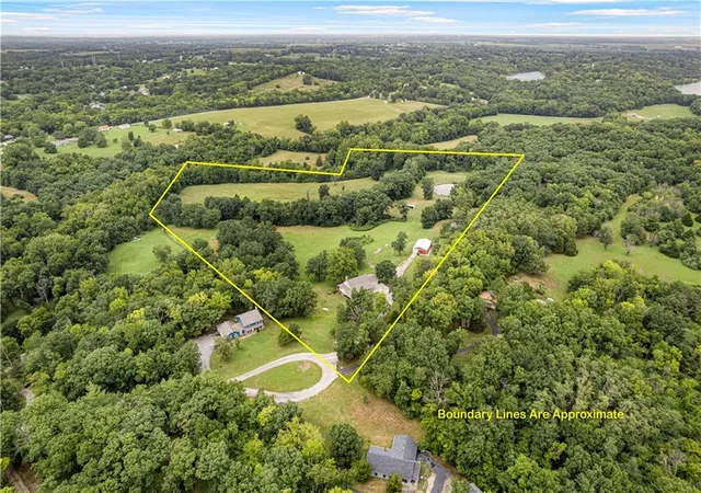5th image of 7196 Se Snow Dr, Holt, MO 64048 | MLS# 2635238