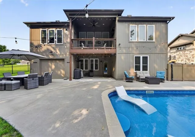 Photo 3 of Sale Pending at 4705 Ne Gateway Dr, Lee's Summit, MO 64064 | MLS# 2635243 | Listing updated on 2026-08-21