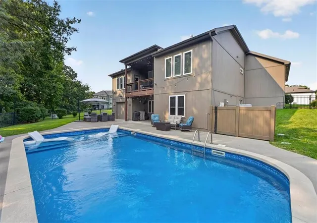 Photo 3 of Sale Pending at 4705 NE Gateway Dr, Lee's Summit, MO 64064 | MLS# 2635243 | Listing updated on 2026-08-21
