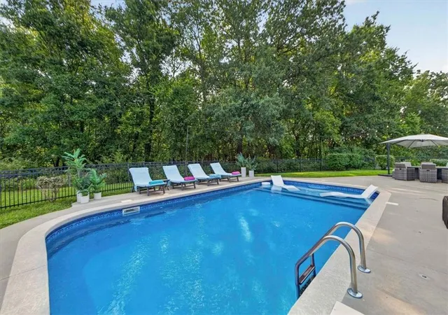 Photo 4 of Sale Pending at 4705 NE Gateway Dr, Lee's Summit, MO 64064 | MLS# 2635243 | Listing updated on 2026-08-21