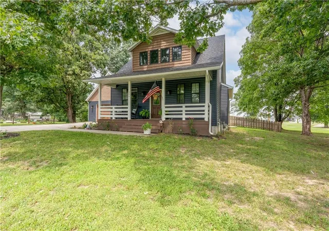 5th image of 504, 506 E Summerfield Ave, Leeton, MO 64761 | MLS# 2635245