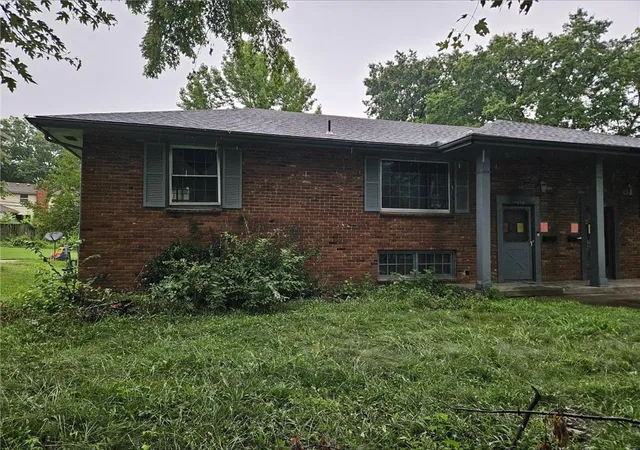 1st image of 15010 E 46th St S, Independence, MO 64055 | MLS# 2635248