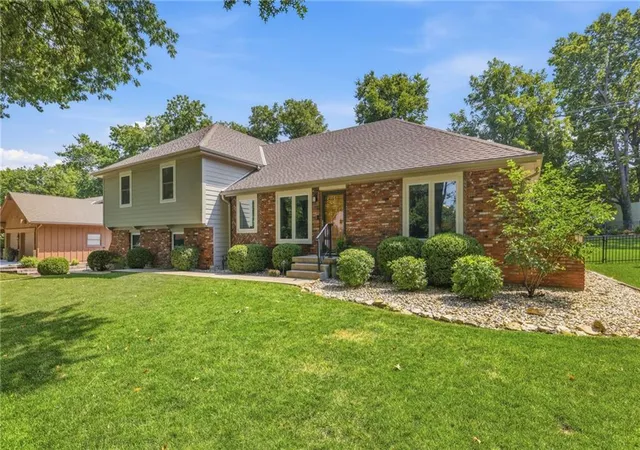 4th image of 12625 Overbrook Rd, Leawood, KS 66209 | MLS# 2635250