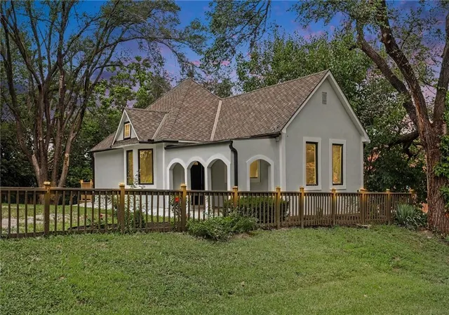 Photo 1 of Sale Pending at 302 S Boeke St, Kansas City, KS 66101 | MLS# 2635252 | Listing updated on 2026-09-02