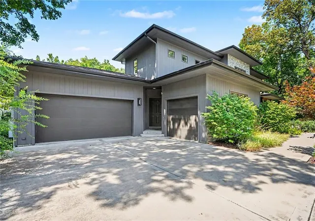 Photo 4 of Single family home for sale at 4718 N Mulberry Ct, Kansas City, MO 64116 | MLS# 2635256 | Listing updated on 2026-08-29
