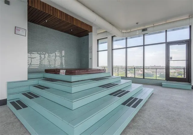 Listing Photo 2 - Condo for sale in building located at 700 E 8th #400 & #500th St, Kansas City, MO 64106 - Unit #