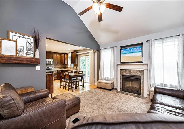 2nd image of 880 N Alder St, Gardner, KS 66030 | MLS# 2635268