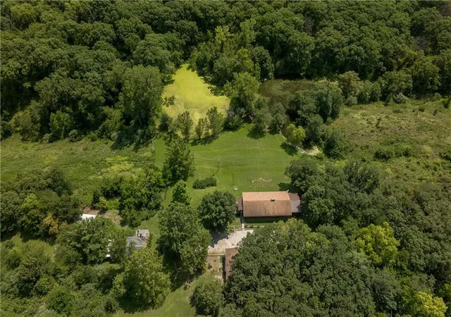 3rd image of 9929 Se State Route A Hwy, Saint Joseph, MO 64507 | MLS# 2635274