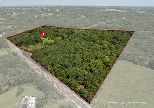 4th image of 9929 Se State Route A Hwy, Saint Joseph, MO 64507 | MLS# 2635274