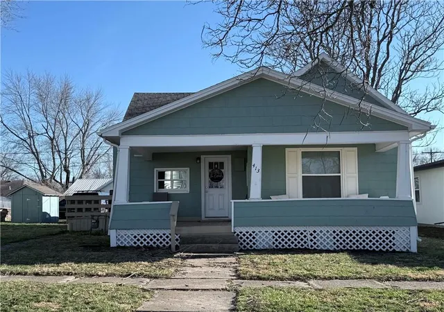 1st image of 413 W 1st St, Cameron, MO 64429 | MLS# 2635278