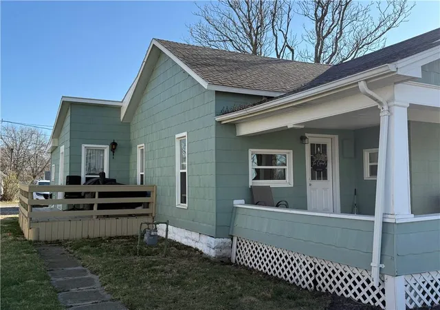 3rd image of 413 W 1St St, Cameron, MO 64429 | MLS# 2635278