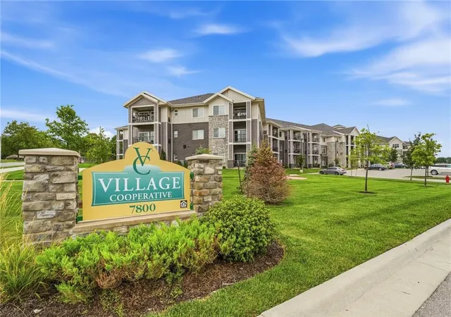 1st image of 7800 W 123rd St #303, Overland Park, KS 66213 | MLS# 2635281