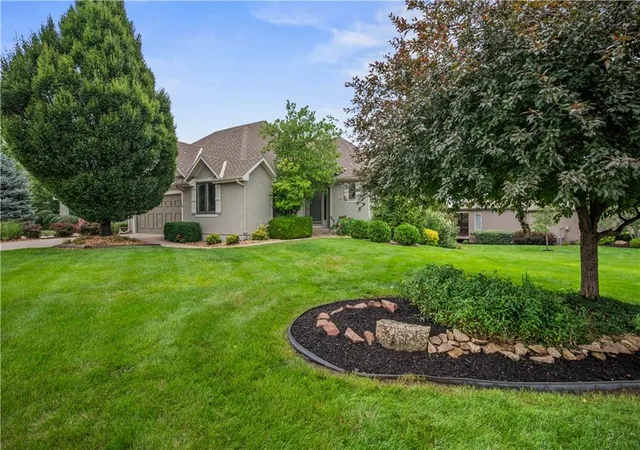 image of 19806 W 100th Ter, Lenexa, KS 66220 | MLS# 2635288