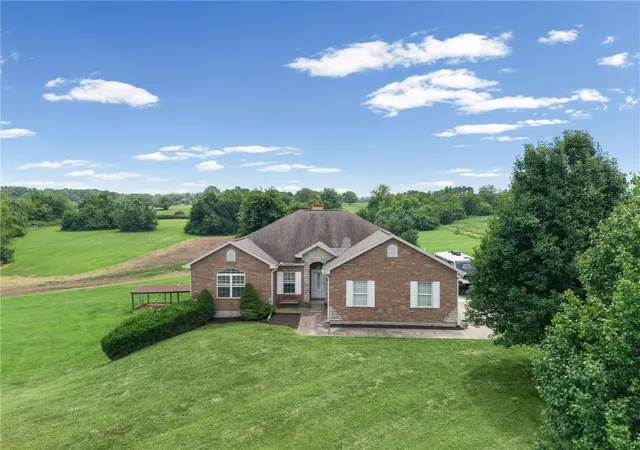 Photo 2 of Single family home for sale at 25303 E 199th Street, Pleasant Hill, MO 64080 | MLS# 2635290 | Listing updated on 2026-10-20