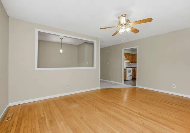 4th image of 504 E Osage St, Paola, KS 66071 | MLS# 2635291