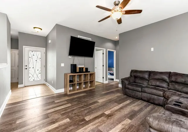 Photo 3 of Single family home for sale at 1 Platte Ridge Ct, Edgerton, MO 64444 | MLS# 2635292 | Listing updated on 2026-10-06