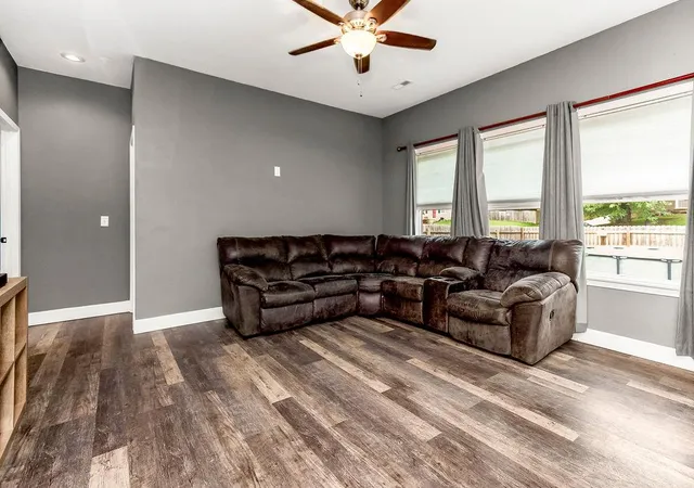 Photo 3 of Single family home for sale at 1 Platte Ridge Ct, Edgerton, MO 64444 | MLS# 2635292 | Listing updated on 2026-10-09