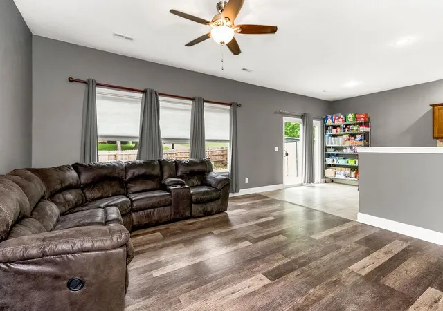 Photo 4 of Single family home for sale at 1 Platte Ridge Ct, Edgerton, MO 64444 | MLS# 2635292 | Listing updated on 2026-10-09