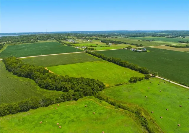 3rd image of 875 N 1000 Rd, Lawrence, KS 66047 | MLS# 2635297