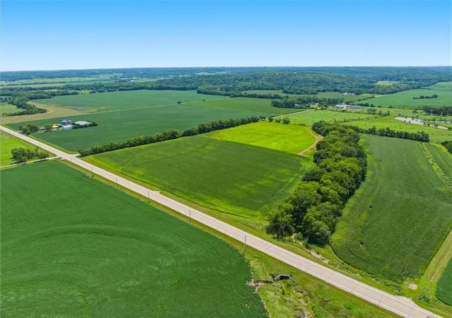 4th image of 875 N 1000 Rd, Lawrence, KS 66047 | MLS# 2635297