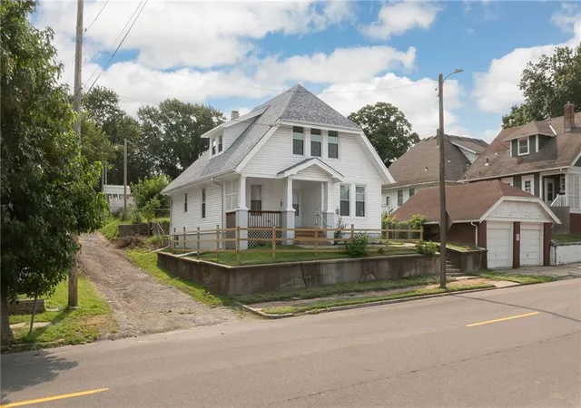 Photo 1 of Sale Pending at 1111 N 18th Street, Saint Joseph, MO 64501 | MLS# 2635299 | Listing updated on 2026-08-12