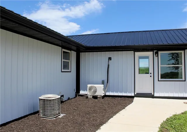 4th image of 6890 Se Rogers Rd, Cameron, MO 64429 | MLS# 2635302