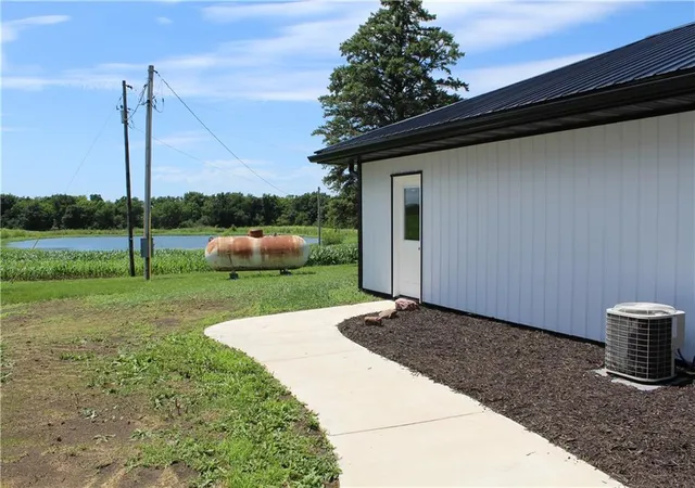 5th image of 6890 Se Rogers Rd, Cameron, MO 64429 | MLS# 2635302