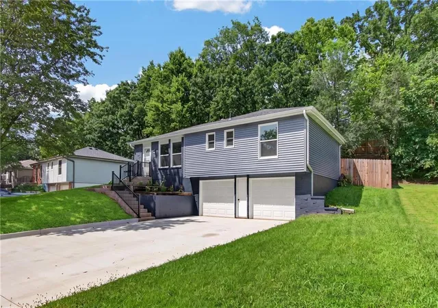 3rd image of 9310 Nw 68Th St, Kansas City, MO 64152 | MLS# 2635303