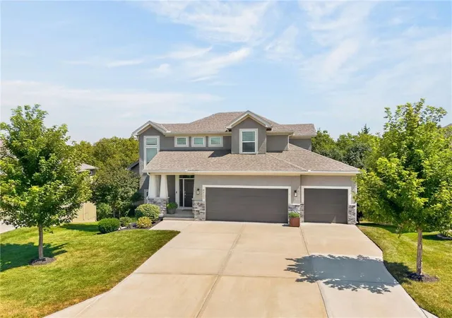 2nd image of 8425 Laramie St, De Soto, KS 66018 | MLS# 2635312
