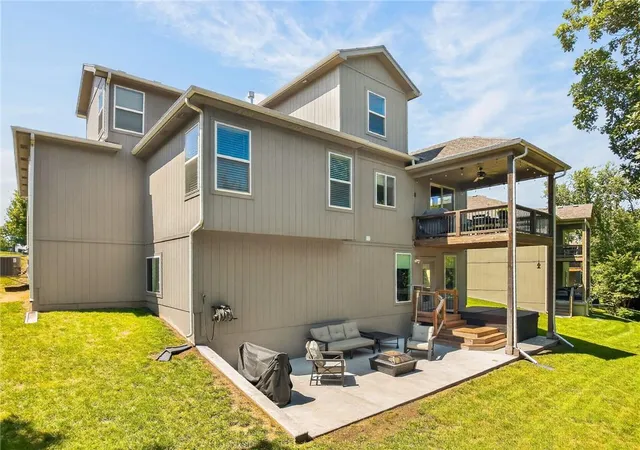 3rd image of 8425 Laramie St, De Soto, KS 66018 | MLS# 2635312