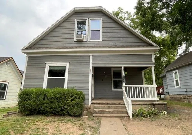 1st image of 120 W Jefferson St, Pittsburg, KS 66762 | MLS# 2635320