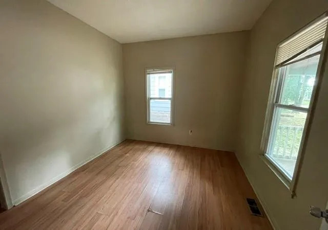 5th image of 120 W Jefferson St, Pittsburg, KS 66762 | MLS# 2635320