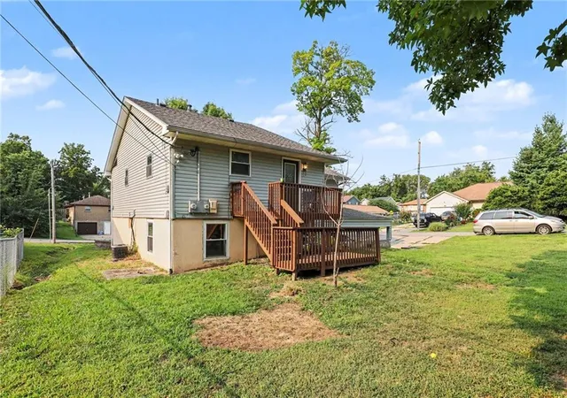 Listing Photo 2 - Condo for sale in building located at 5604 NE 50th St, Kansas City, MO 64119 - Unit #