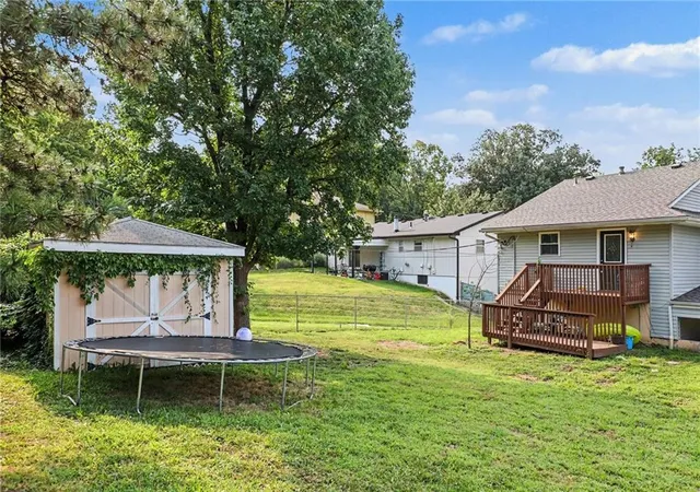 17th image of 5604 Ne 50th St, Kansas City, MO 64119 | MLS# 2635323
