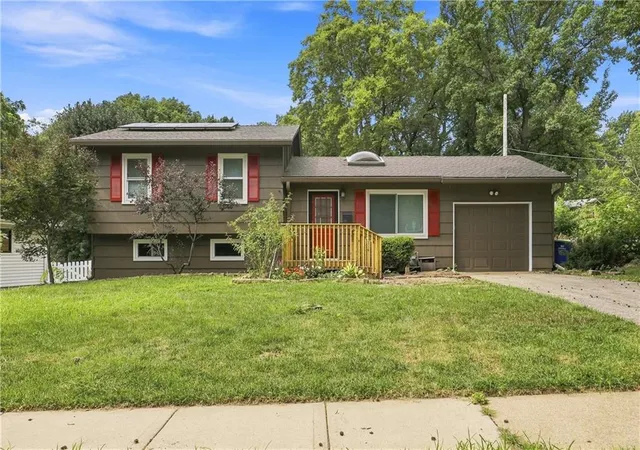 1st image of 7310 Stearns St, Shawnee, KS 66203 | MLS# 2635327