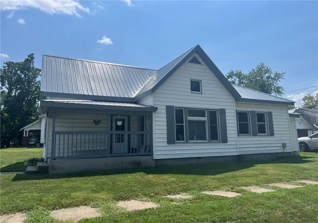 Photo 1 of Single family home for sale at 401 Milwaukee St, Polo, MO 64671 | MLS# 2635331 | Listing updated on 2026-08-20