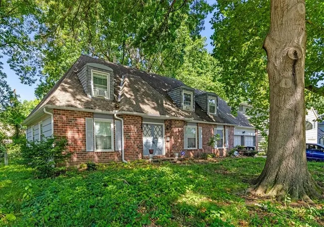 2nd image of 5206 Spring Ave, Kansas City, MO 64133 | MLS# 2635335