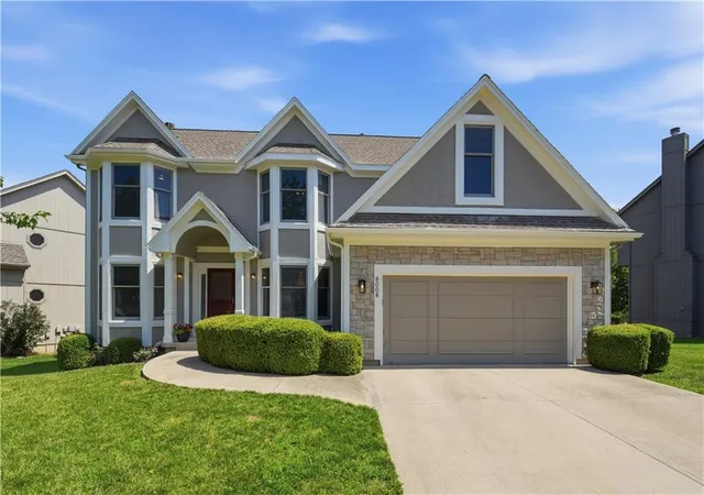 1st image of 8006 W 122nd Ter, Overland Park, KS 66213 | MLS# 2635338