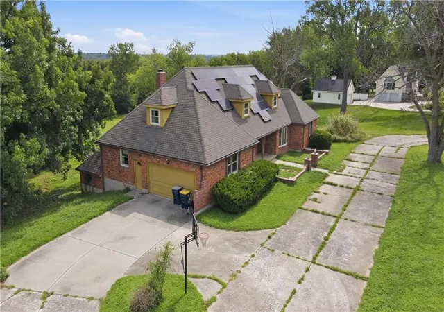 2nd image of 5423 Phelps Rd, Kansas City, MO 64136 | MLS# 2635342