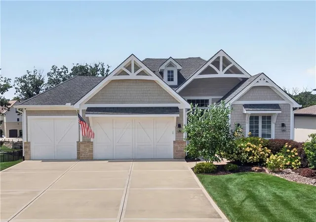 2nd image of 17 Buffalo Ridge Dr, Lake Winnebago, MO 64034 | MLS# 2635344