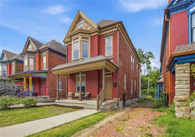 2nd image of 504 Bellefontaine Ave, Kansas City, MO 64124 | MLS# 2635352