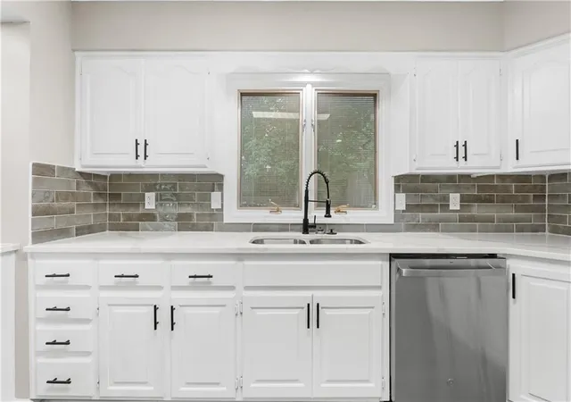 1st image of 7232 N Monroe Ave, Kansas City, MO 64119 | MLS# 2635359