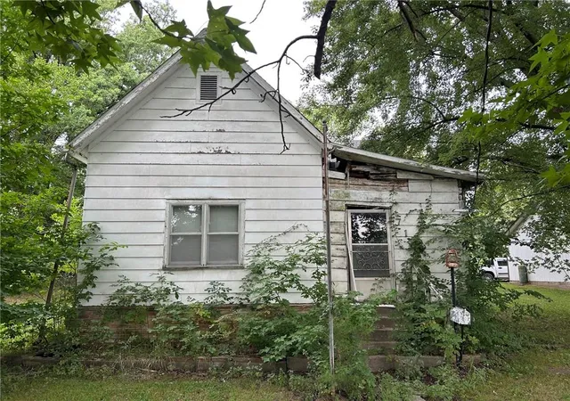 1st image of 710 S Washington St, Nevada, MO 64772 | MLS# 2635362