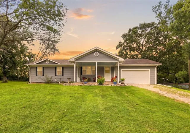 Photo 2 of Single family home for sale at 422 Ne 500 Road, Warrensburg, MO 64093 | MLS# 2635363 | Listing updated on 2026-09-26