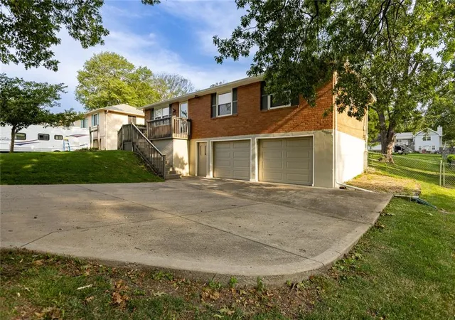 Photo 5 of Single family home for sale at 508 NE 87th Street, Kansas City, MO 64155 | MLS# 2635367 | Listing updated on 2026-09-05